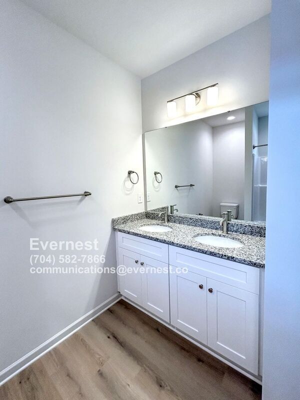 Foto del edificio - 725 N McFarland St