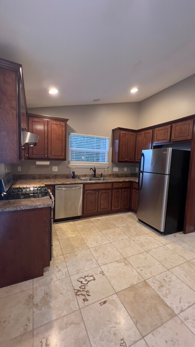 Foto del edificio - 3304 Forette Ln