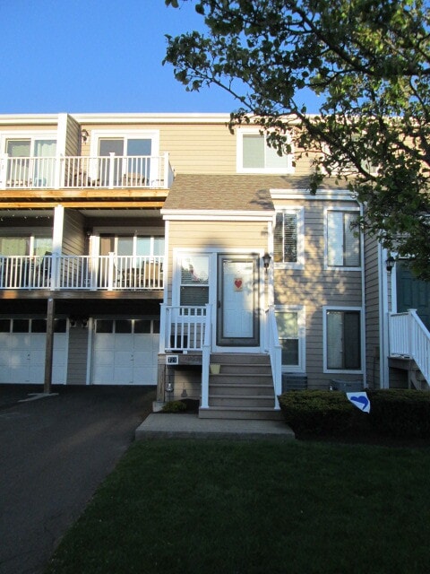 Building Photo - 721 Robert Frost Dr