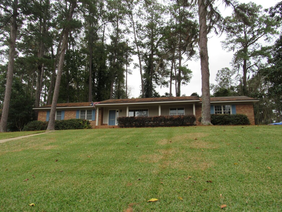 Foto principal - Brick Home in Old Wood Valley