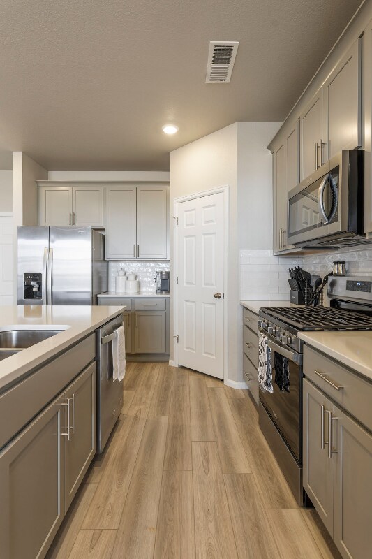 Foto del edificio - 750 N Rome St