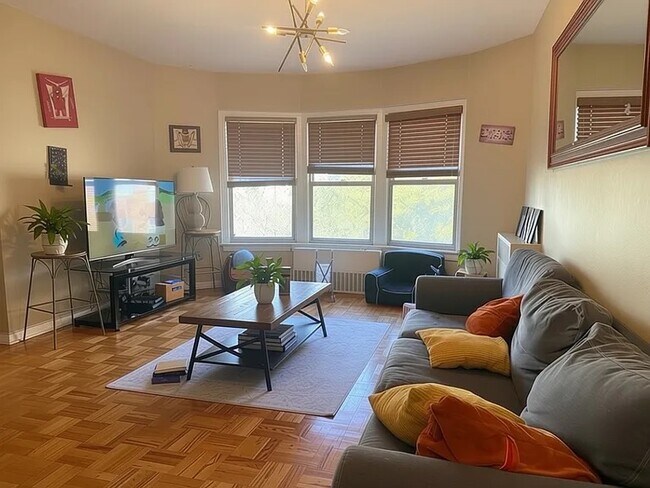 Foto del edificio - 2500 Q St NW