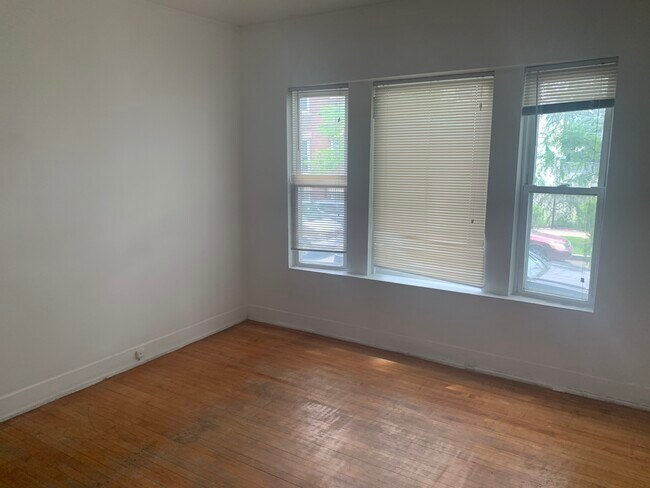 Building Photo - 1700 N Kedvale Ave