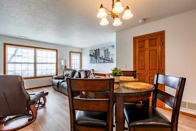 Foto del edificio - 3058 River Falls Rd NW