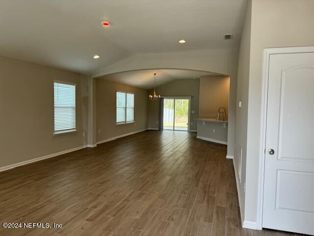 Foto del edificio - 7816 Island Fox Rd