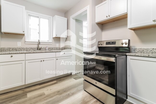 Building Photo - 12641 Mettetal St