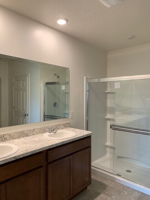 Photo - 2617 Granville Mnr SW House