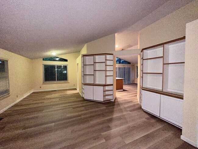 Foto del edificio - 1262 Valley Creek Rd