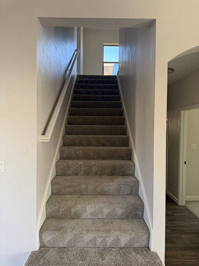 Building Photo - 8608 La Jolla Dr