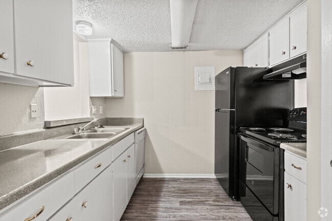 1BR, 1.5BA - 850SF - WATERDANCE