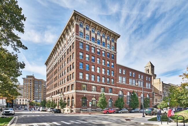 Building Photo - 27 Library St NE