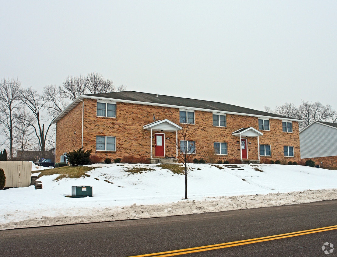 Building Photo - 2904-2916 Red Coach Dr