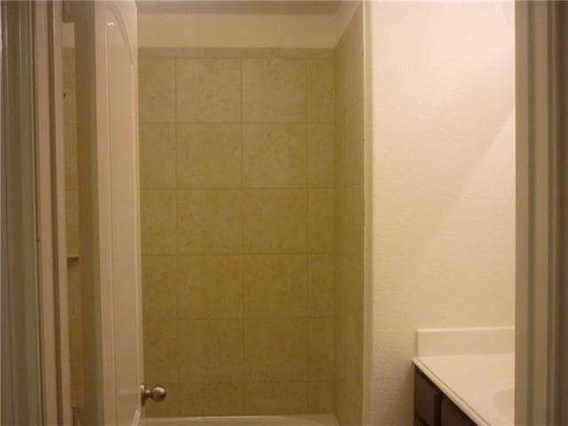 Building Photo - 303 Soap Tree Dr