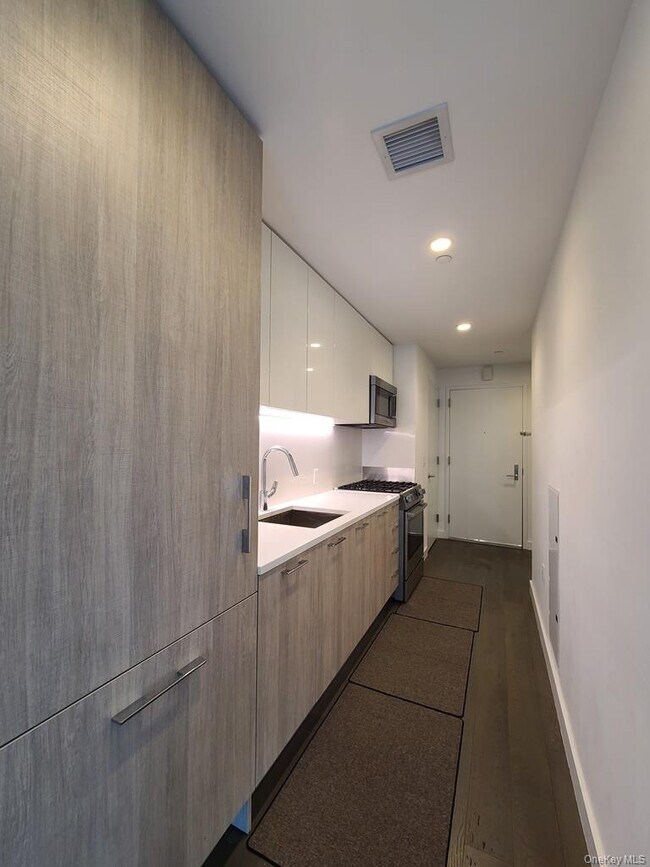 Foto del edificio - 131-05 40th Rd