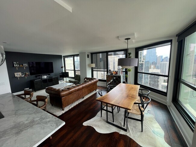 Foto del edificio - 1030 N State St