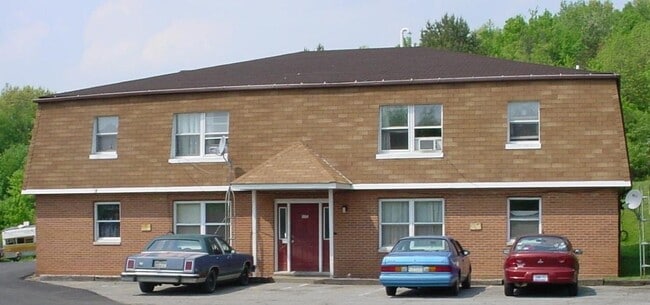 Building Photo - 551 Maryann St