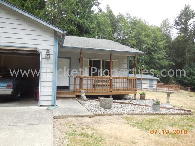 Building Photo - Rural North Kitsap 2 Bedroom on Acreage