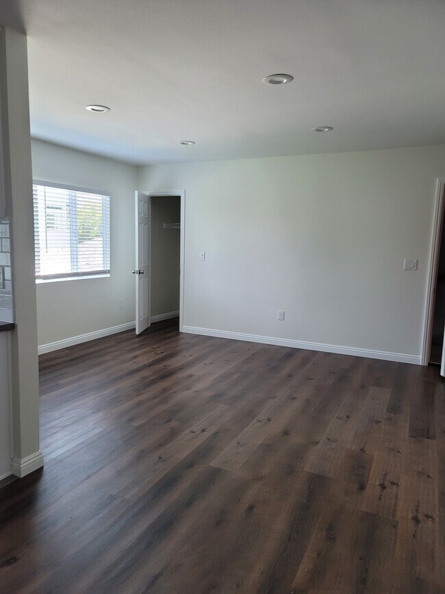 Bedroom - 1316 N Fairfax Ave