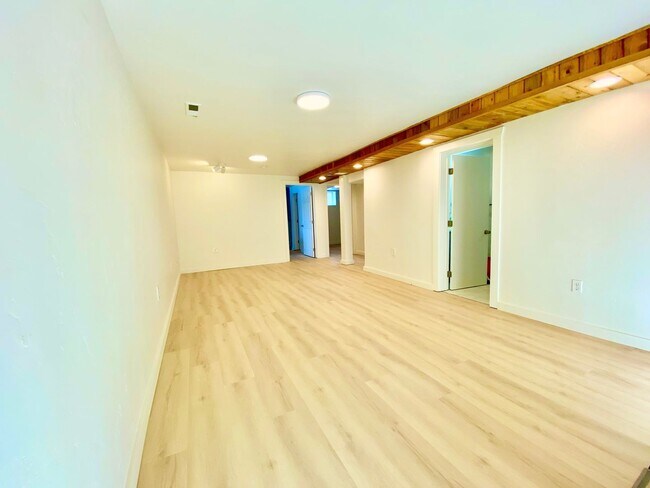 Foto del edificio - 298 Burns St