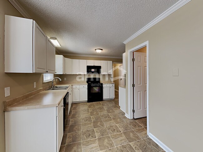 Foto del edificio - 1609 Middle Ridge Dr