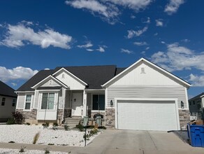 Building Photo - 952 S 1350 E