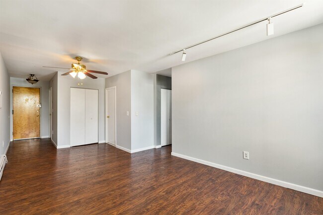 Building Photo - 787 Summit Ave