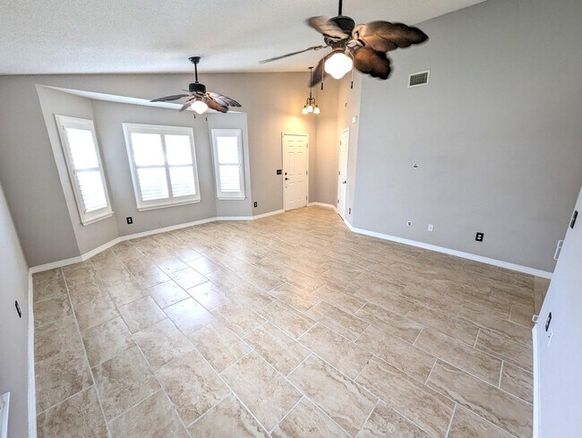 Foto del edificio - 9475 Pine Lily Ct