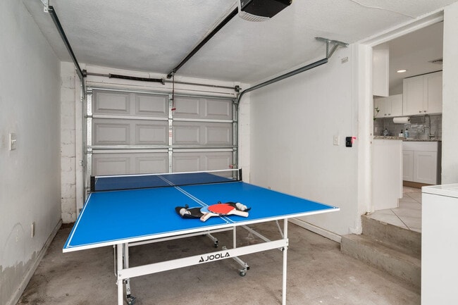 Building Photo - 1307 Formosa Ave