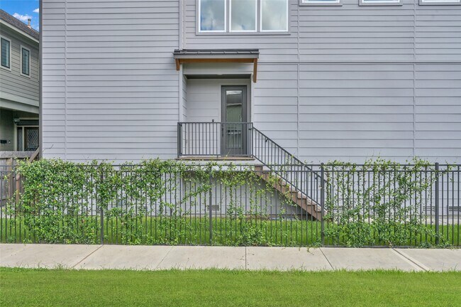 Building Photo - 2103 Bevis St