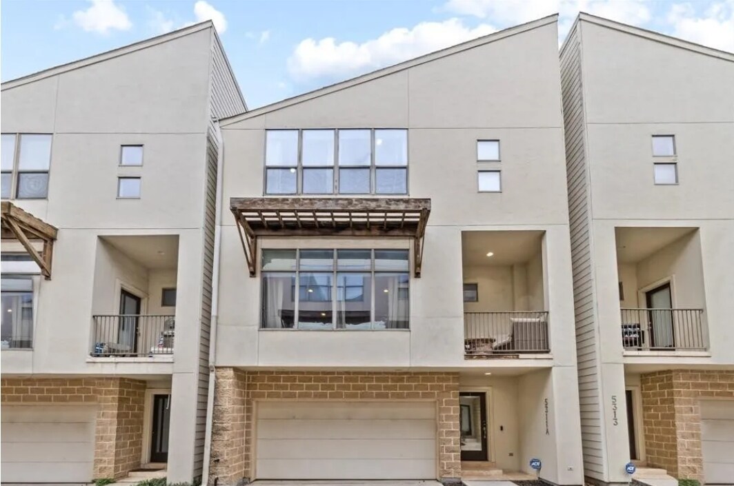 Foto principal - 5311 Lillian St