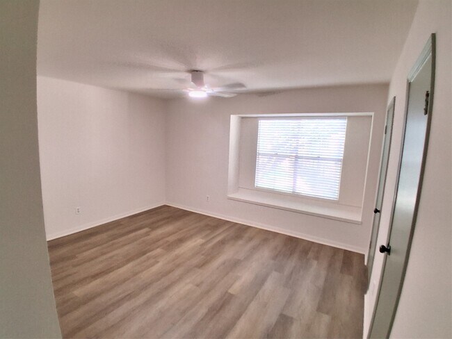 Foto del edificio - 14703 Barryknoll Ln