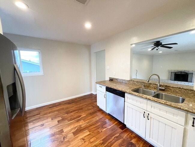 Building Photo - Nice Upgraded South Livermore Single Famil...