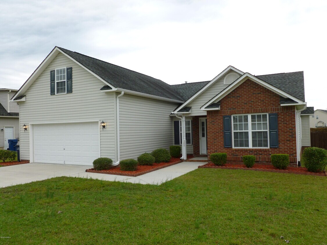 205 Burning Tree Ln, Jacksonville, NC 28546 House for Rent in