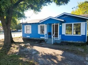 Building Photo - 8918 Slay St