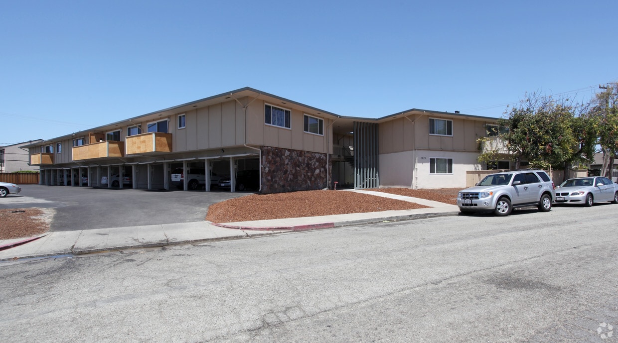 Primary Photo - Lago Apartments