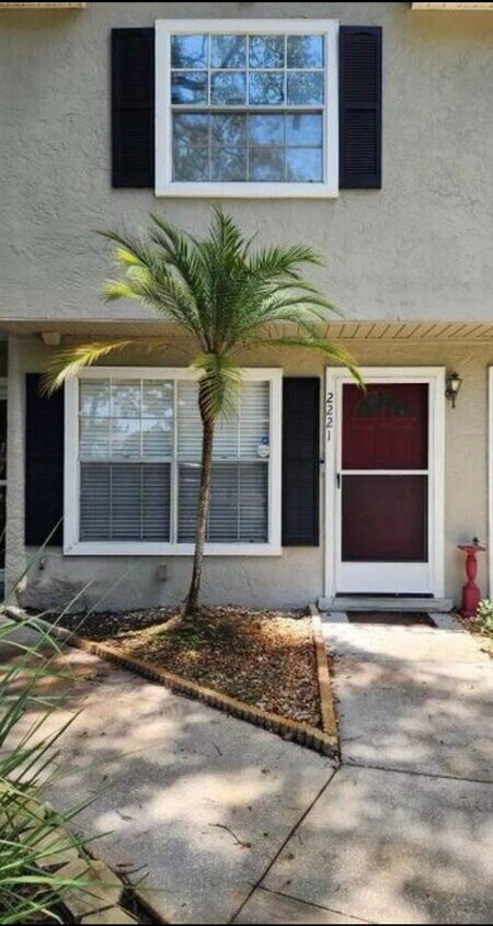 Foto principal - 2221 Fox Chase Blvd