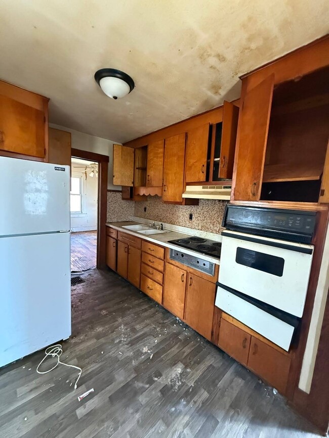 Building Photo - 1236 E Clay St