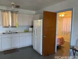 Building Photo - 44-726-726 Malulani St