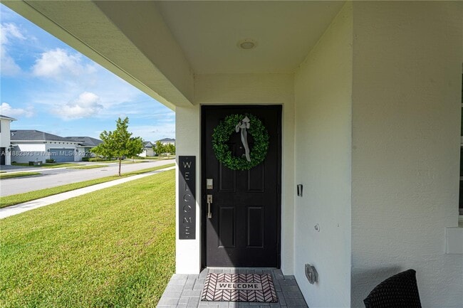 Building Photo - 6172 NW Sweetwood Dr