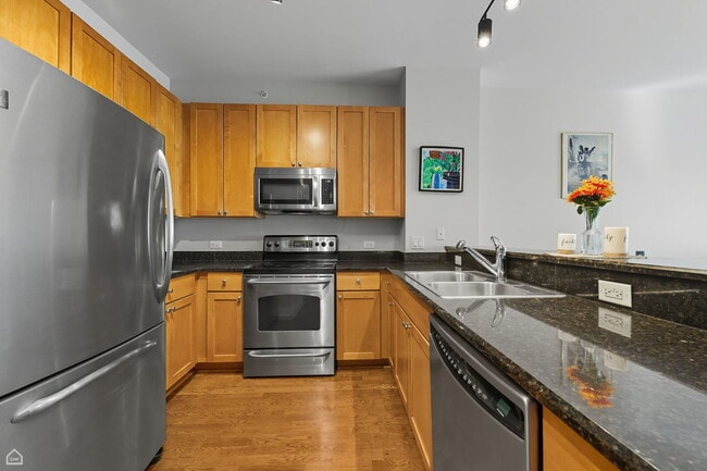 Foto del edificio - 1235 S Prairie Ave