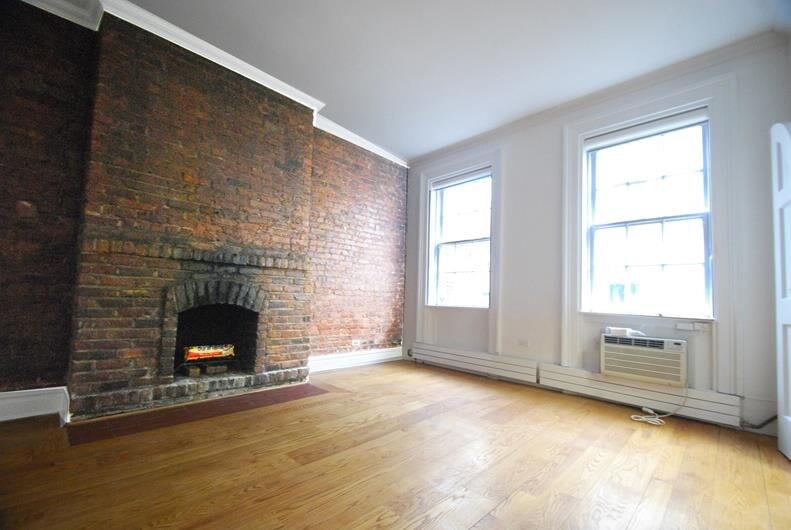Primary Photo - 14 Grove St