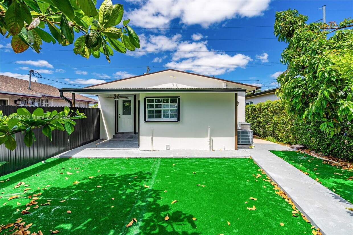 Foto principal - 2309 SW 62nd Ave