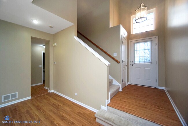 Building Photo - 112 W Chatham Ln