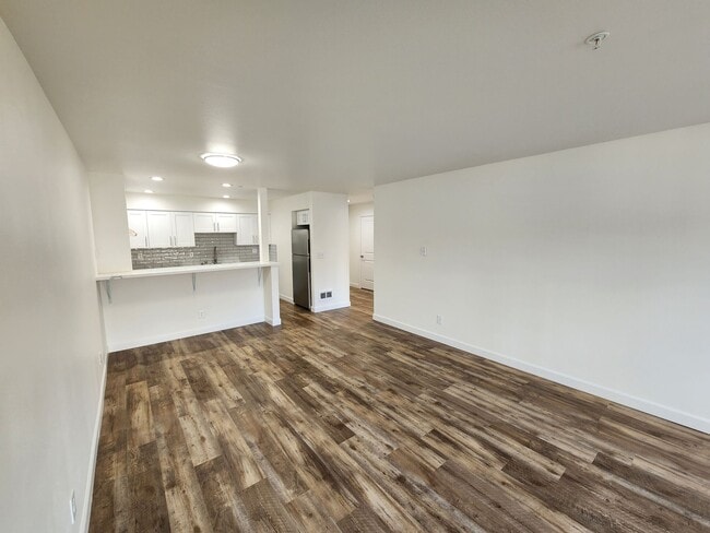 Building Photo - Issaquah Valley Place