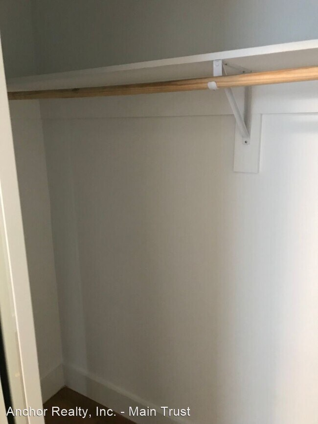 Building Photo - 2390 Chestnut St