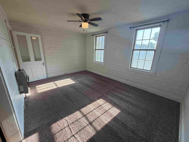 Building Photo - 217 11th St N