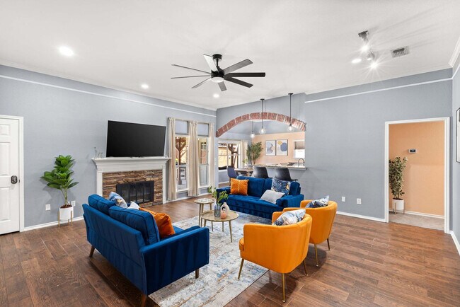 Foto del edificio - 324 Woodcrest Dr