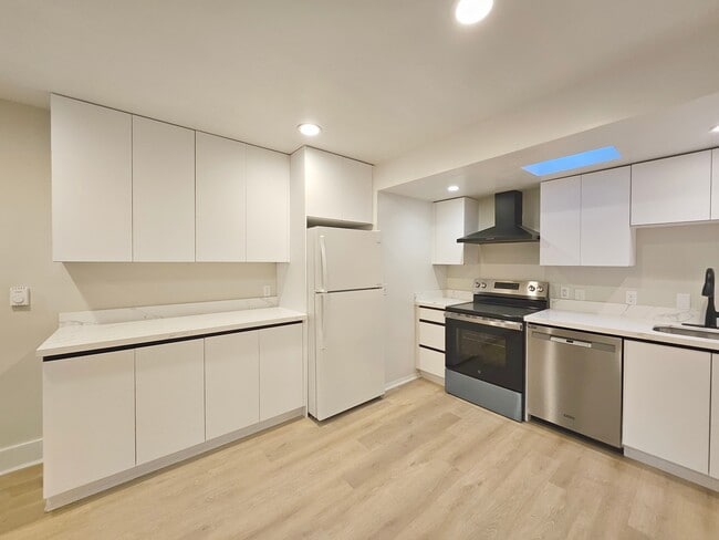 Foto del edificio - 11225 Goodwin Way NE