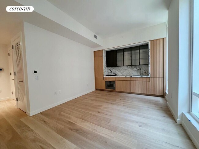 Foto del edificio - 135 E 47th St