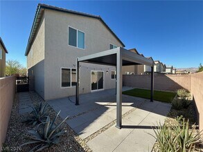 Building Photo - 7526 Pink Mimosa Ave